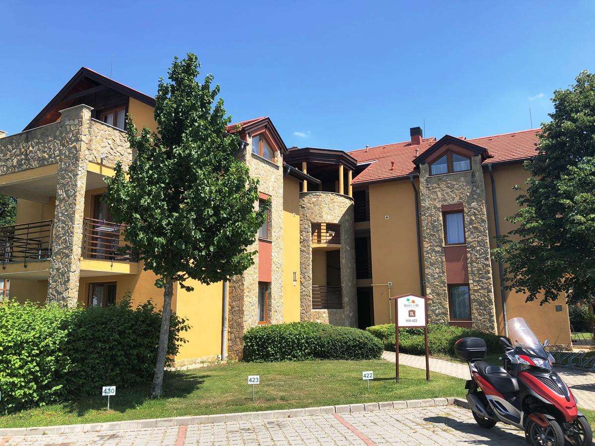 Luxus Golf Apartment Bük Exterior foto